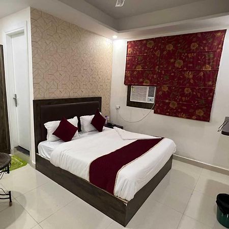 Hotel O Alpha Stay New Delhi Ngoại thất bức ảnh
